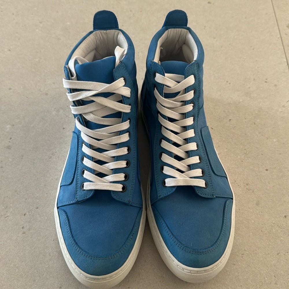Size 11 Blue Del Toro suede hightop sneakers